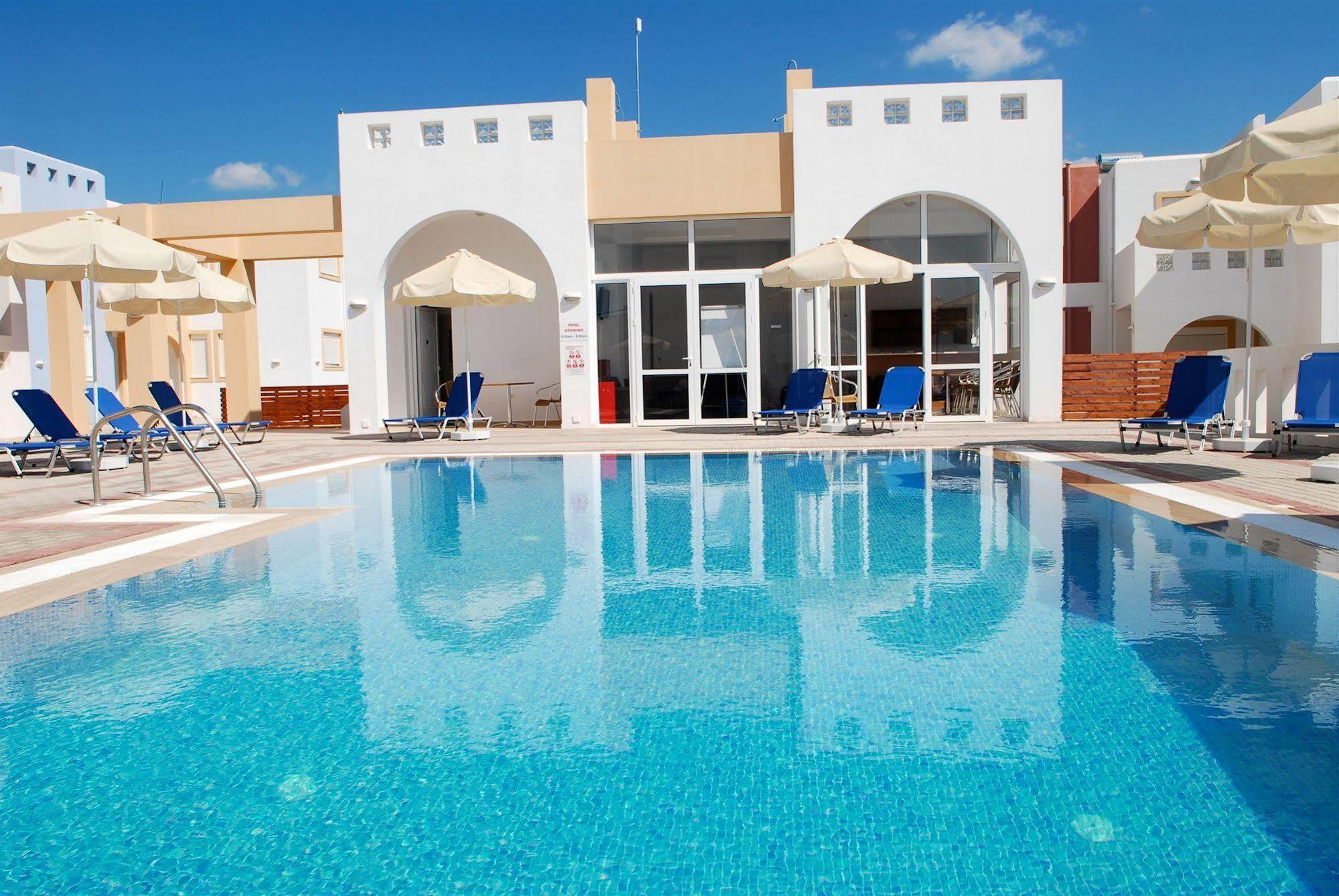 Gennadi Gardens Apartments & Villas Buitenkant foto