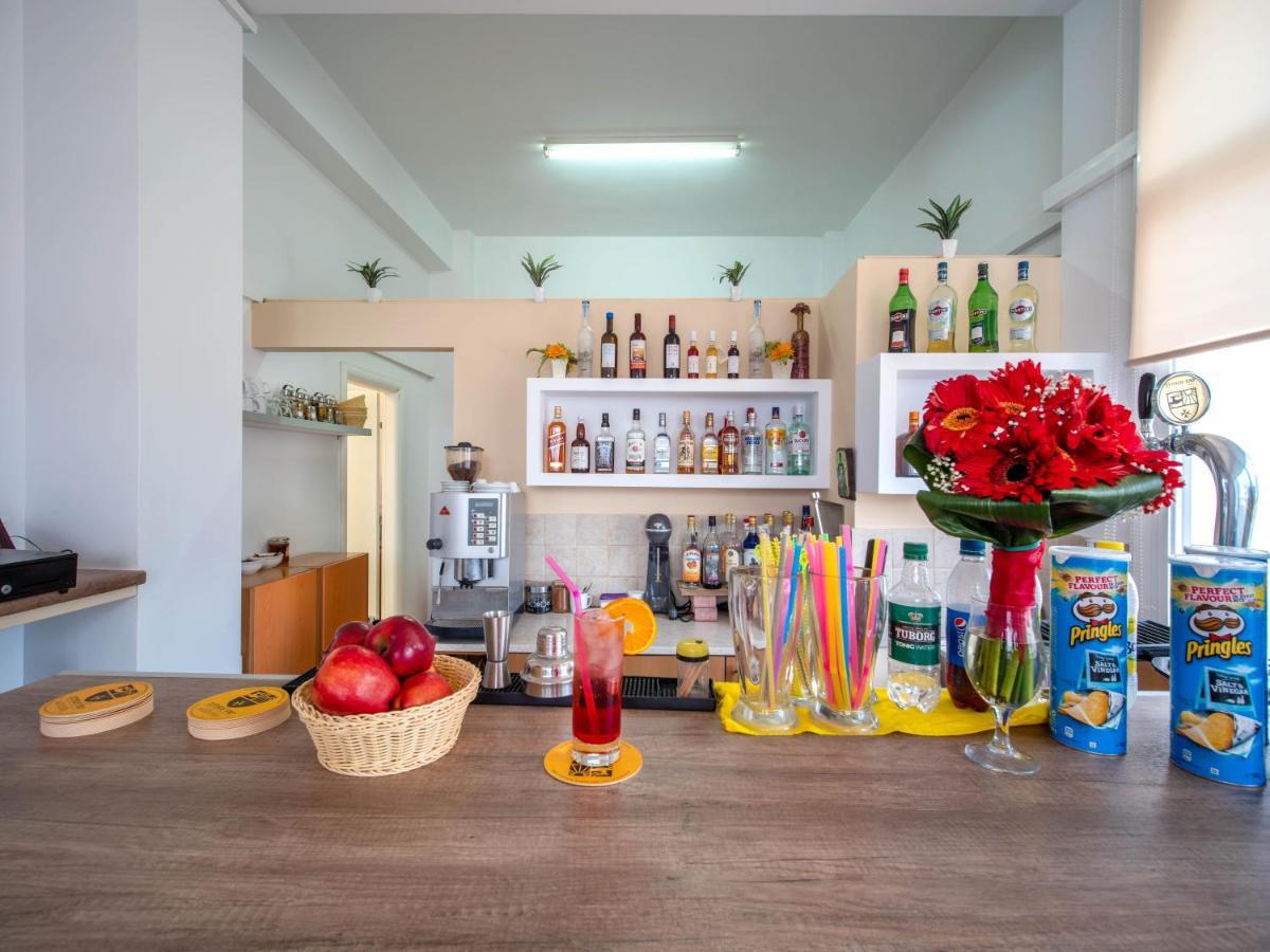 Gennadi Gardens Apartments & Villas Buitenkant foto