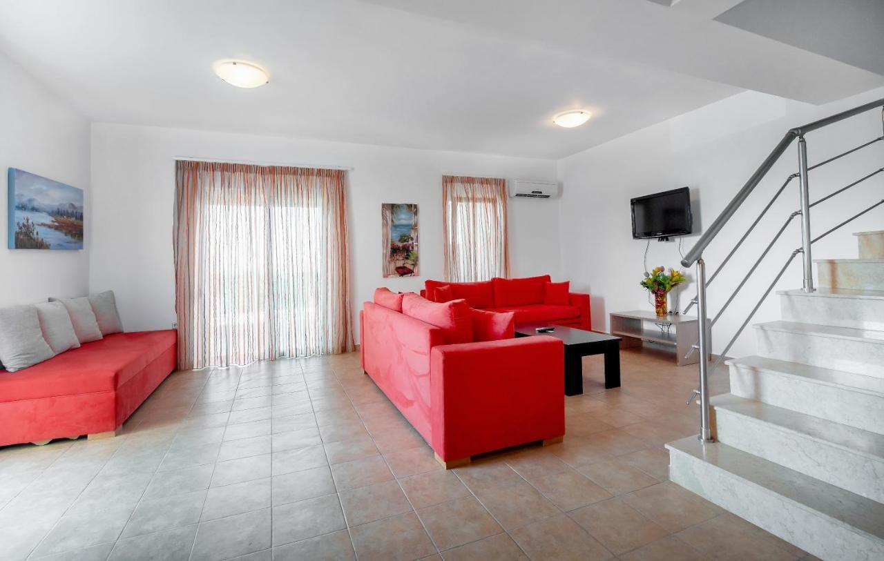 Gennadi Gardens Apartments & Villas Buitenkant foto